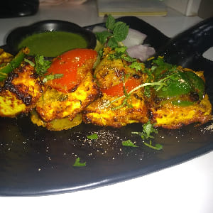 Paneer Lehsuni Tikka